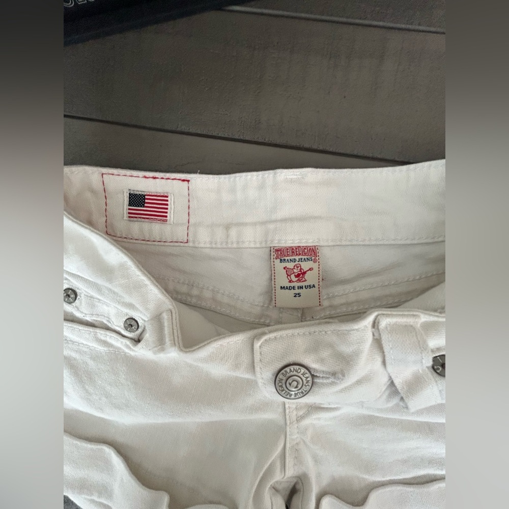 True Religion Allie White Jean Shorts Classic Cut-Off Style - Picture 7 of 8